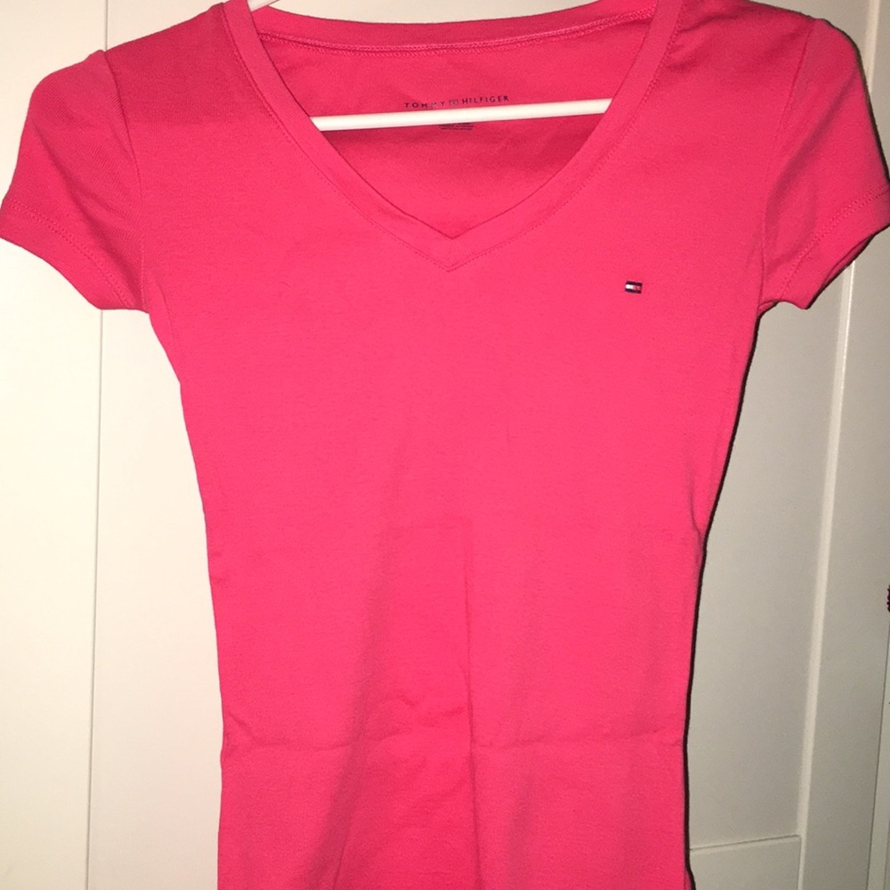 Tommy V-Neck